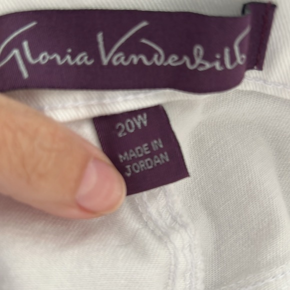 20w Gloria Vanderbilt white Amanda jeans. New without tags. Never worn. - Picture 3 of 5
